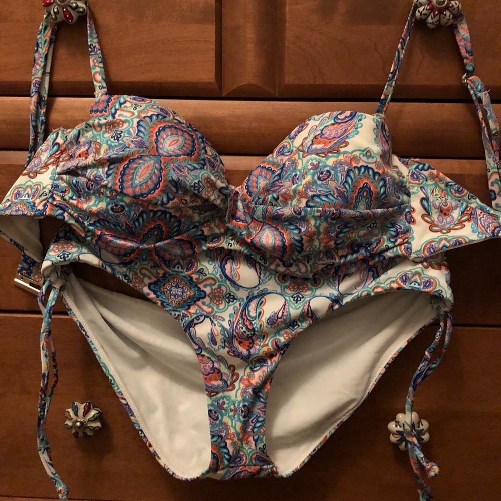 Patterned bathing suit